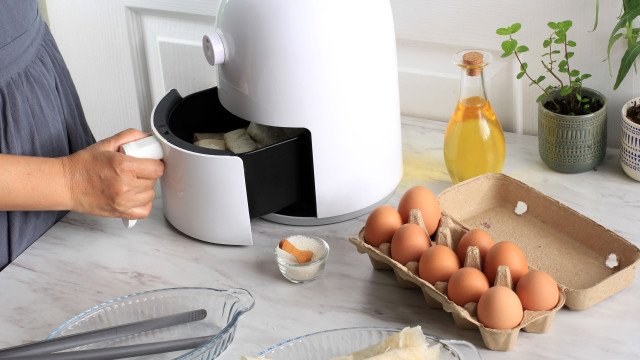 As dicas de um chef para cozinhar ovos perfeitos na 'air fryer'